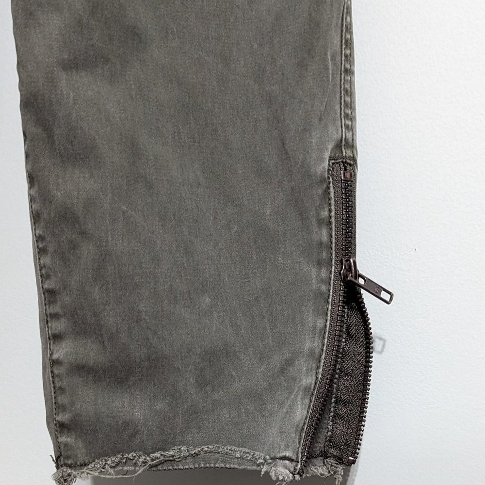 Lane Bryant Size 20 army green ankle pant with zipper